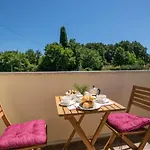 Madonnina Villa Manjadvorci